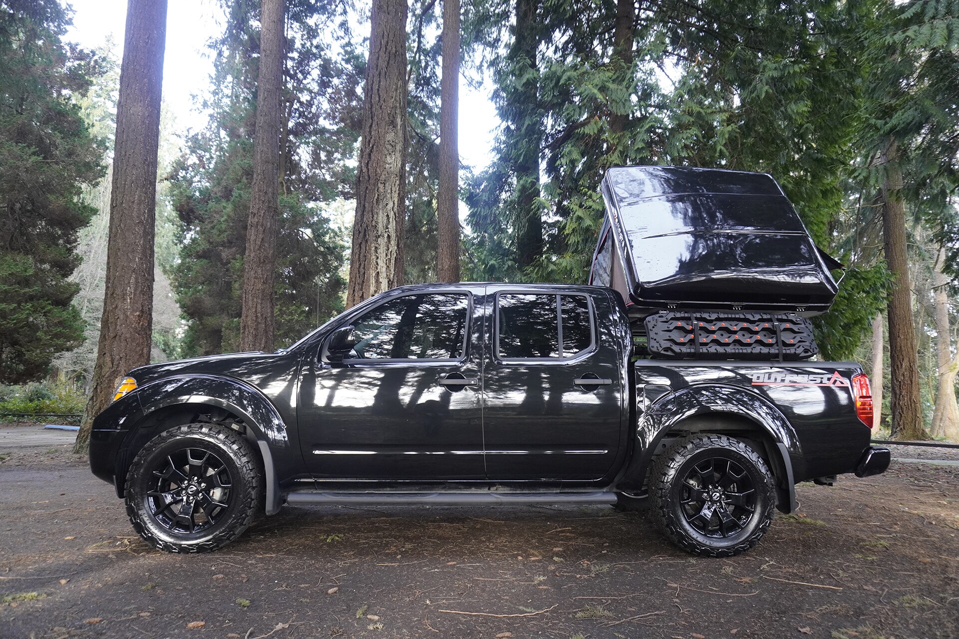 Nissan top truck tent